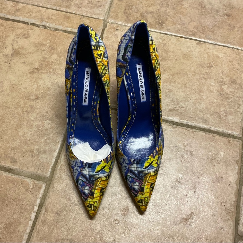 BRAND NEW Manolo Blahnik Pump
